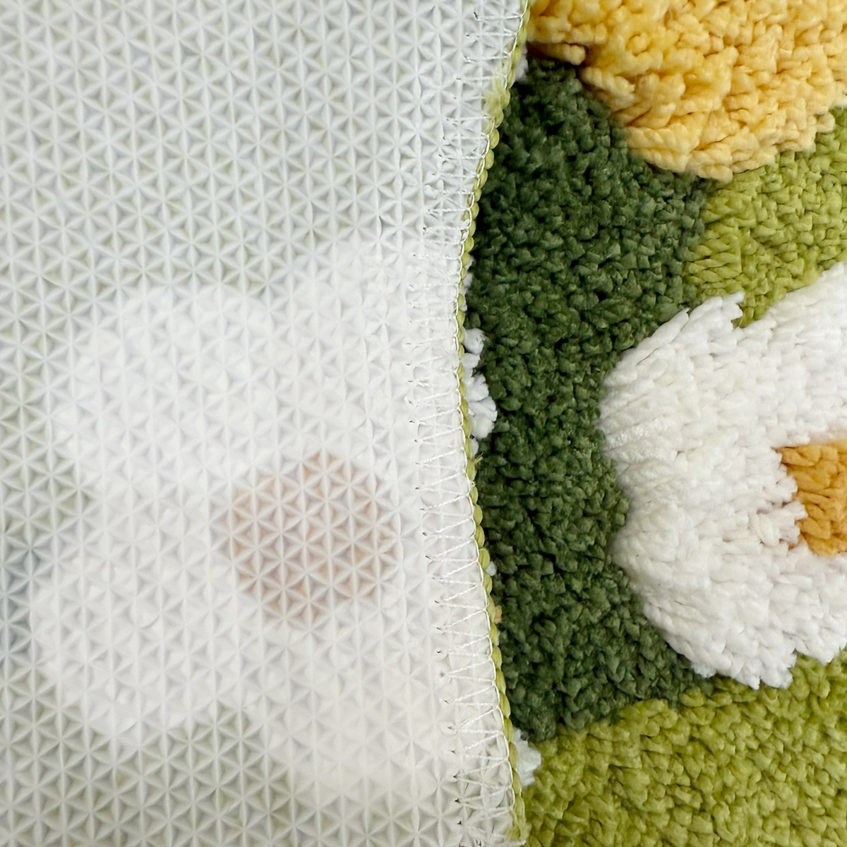 Green Meadow Daisy Tufted Rug, - đánh giá và giá Maranta Prayer Plant